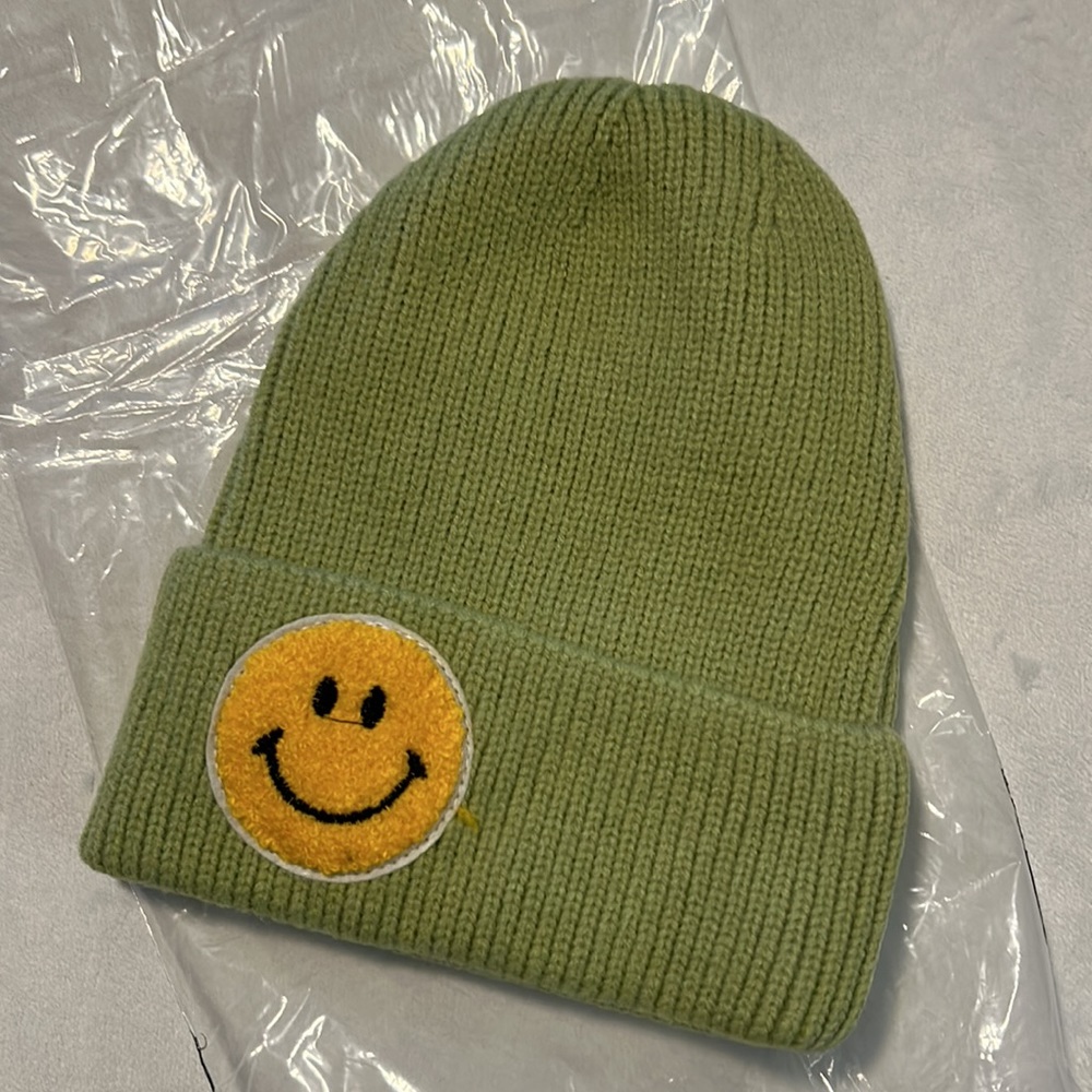 NWT Ribbed Smiley Face Beanie in green